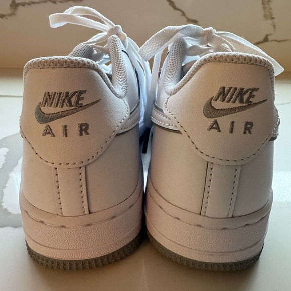Nike Air Force 1 Low - White Wolf Grey (GS) - Picture 5 of 11